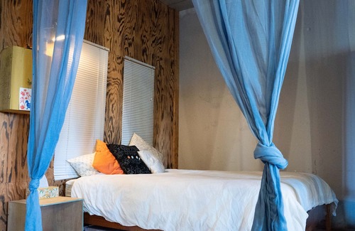 Huntsville Apartamento | Unique Studio Loft Apartment in Downtown Huntsville