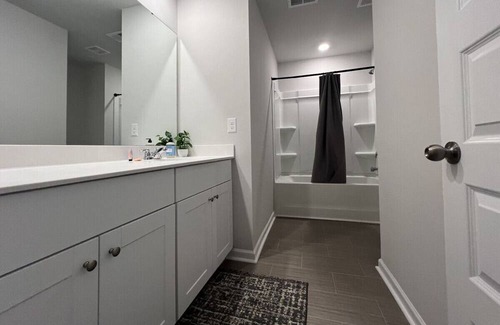 Forestbrook Casa | Massive New Construction Home w/ King Beds & More!