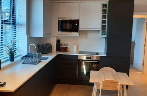 Woking Apartamento | 1 bedroom modern apartment in Woking with own parking.