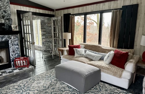 Boston Heights Casa | The Brupoppy Farm & Stay is farm located in the heart of Boston Heights Ohio.
