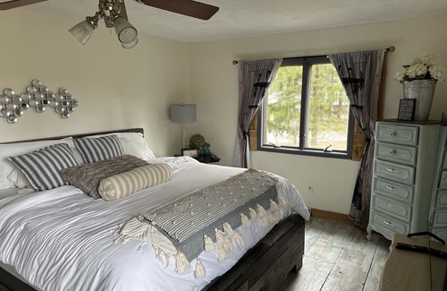 Boston Heights Casa | The Brupoppy Farm & Stay is farm located in the heart of Boston Heights Ohio.