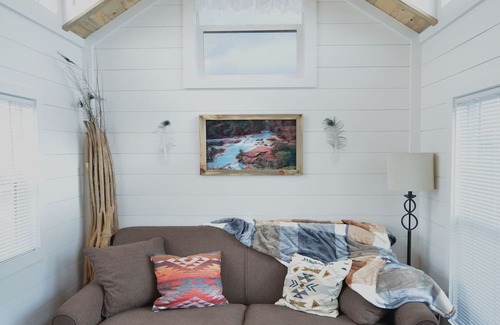 Prescott Valley Casa | Tiny Home with full kitchen, Loft sleeping, patio, private parking, dark skies.