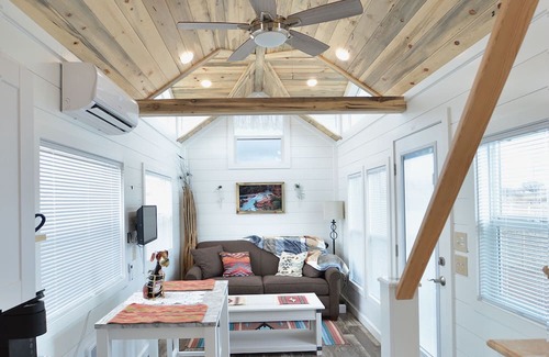 Prescott Valley Casa | Tiny Home with full kitchen, Loft sleeping, patio, private parking, dark skies.