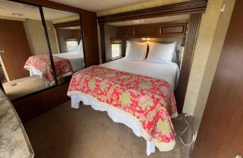 Hartwell Casa | Peace of Hart Camper
