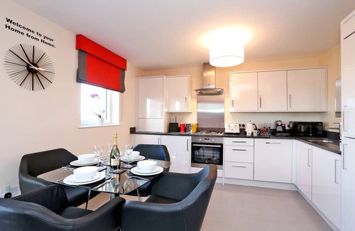 Dyce Apartamento | Vibrant Home in Aberdeen, Scotland