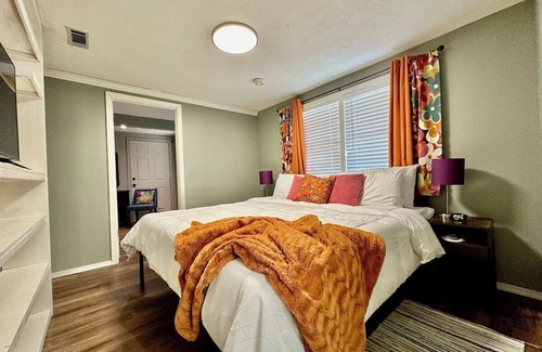 Reservoir Casa | Sunroom | One Gig Wi-Fi | Pets OK | WD | King Beds