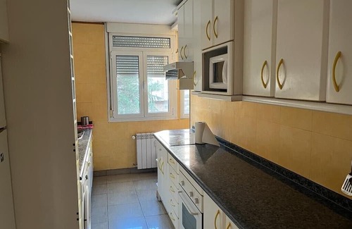 Puerta del Angel Apartamento | Piso Luminoso Cerca del Centro
