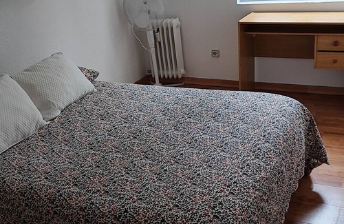Puerta del Angel Apartamento | Piso Luminoso Cerca del Centro