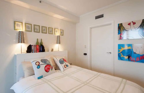 Mascot Apartamento | 0 min to train, 2 stops to city