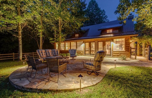 Fairview Cabina | Whispering Woods Lodge: 3BR*Pool Table*7 Acres*