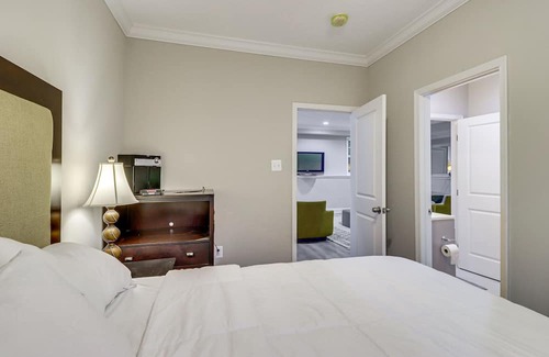 Coral Hills Apartamento | Cozy Capitol Heights Abode: 6 Mi to National Mall