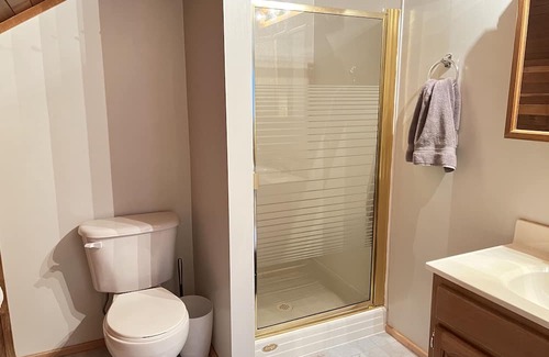 Everett Casa | Cozy cabin stay, 5 minutes from Downtown Everett.