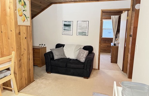 Everett Casa | Cozy cabin stay, 5 minutes from Downtown Everett.