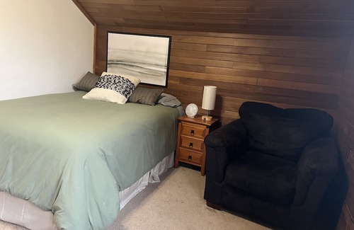 Everett Casa | Cozy cabin stay, 5 minutes from Downtown Everett.