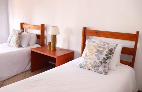 Garsfontein Cabina | Umnotho We Afrika House