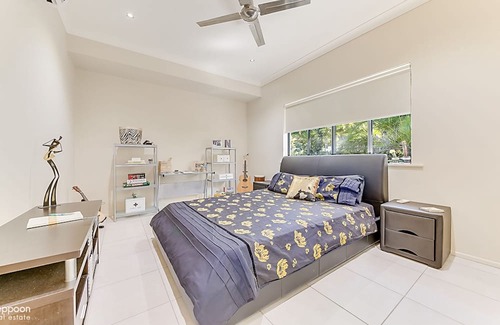 Yeppoon Casa | POOL WITH SEAVIEWS AND ENDLESS ENTERTAINING
