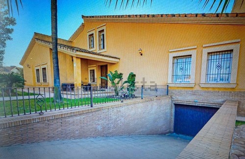 Aljaraque Chalet De Esquí | Excellent Chalet next to the beach and golf course