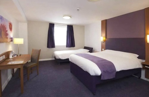 Willen Hotel | OYO Lakeside Willen Lake Milton Keynes