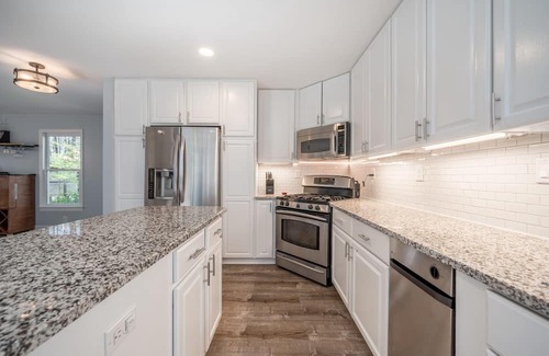Chapel Hill Casa | Best Location Luxury 3 BD Escape Near Airport