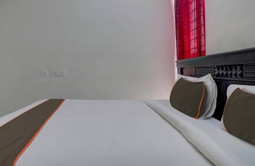 Manikonda Hotel | Super Collection O Gachibowli