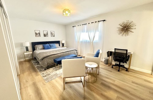 Hanover Park Casa | Beautiful Ranch, close to train station, fully fenced yard
