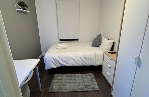 Coventry Casa | Ensuite room west midlands