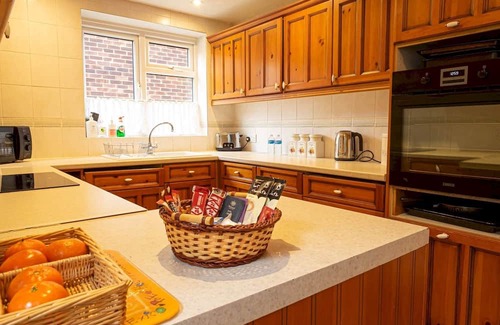Loughton Casa | Epping Haven with Garden Oasis | Pass The Keys