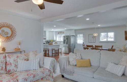 Stanly County Casa | 7 Oaks Country Retreat w/ Hot Tub!