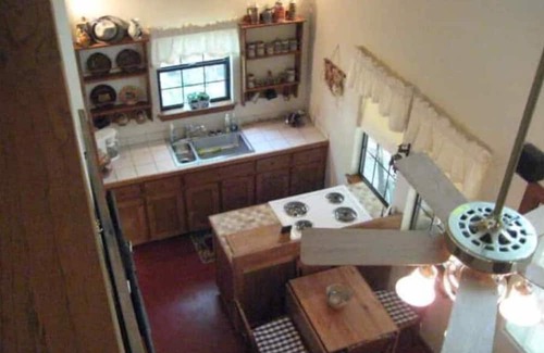 Martindale Cabaña | Hill Country Getaway on the San Marcos River w/ 200 ft of private river access.