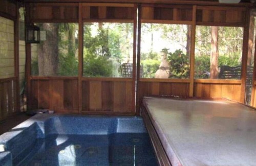 Martindale Cabaña | Hill Country Getaway on the San Marcos River w/ 200 ft of private river access.