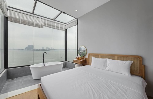 Thuy Khue Hotel | Lakeview Residence Hotel