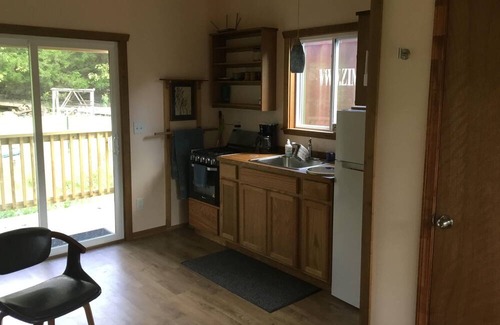 Burkesville Cabina | Charming Tiny Home at Kentucky Farm