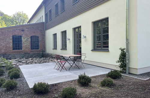 Sieber Apartamento | Moderne Idylle am Fluss in der Schleiferei Zwei