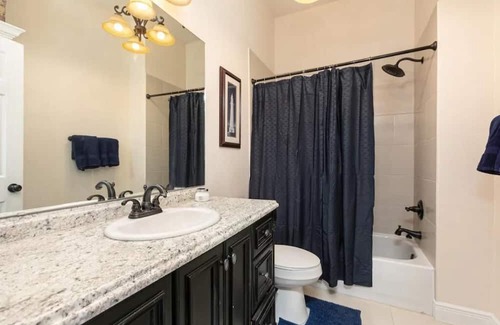 Springfield Casa | Renovated 100+ year old Benton Ave. Bungalow