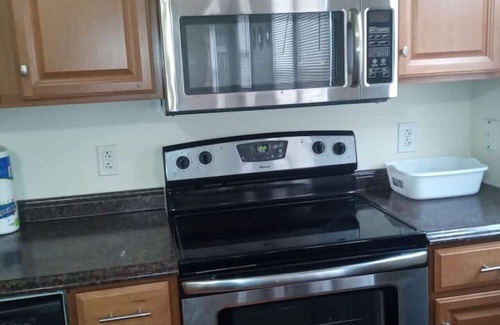Niskayuna Apartamento | 1 bedroom with free parking