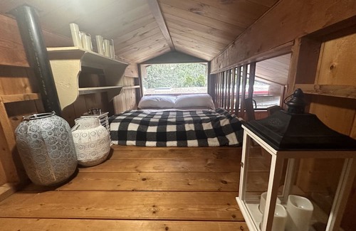 Sardis Casa | 3 Bedroom 2 Bathroom Waterfront Cabin on the River W/ Mini Loft W Fire Pit