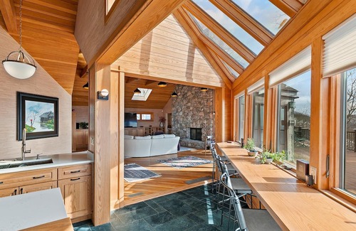 Roseland Casa | Dragon's Back with Wintergreen Advantage