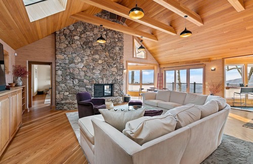 Roseland Casa | Dragon's Back with Wintergreen Advantage