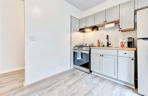 Springfield Apartamento | Stylish & Modern Getaway in Downtown Springfield!