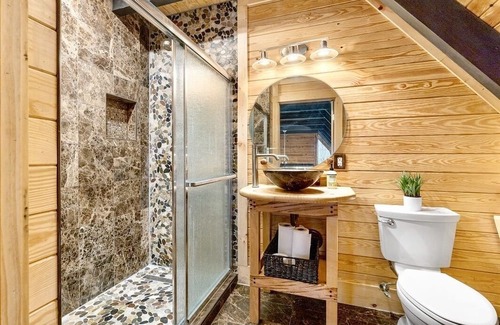 Stafford Cabina | Stunning Cabin Retreat Near Aquia Creek & Potomac!