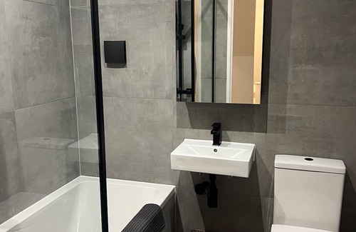 Hertford Casa | Newly renovated Modern 3-Bedroom House