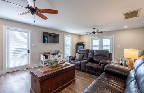 Centre Casa | Sunset Paradise on Weiss Lake
