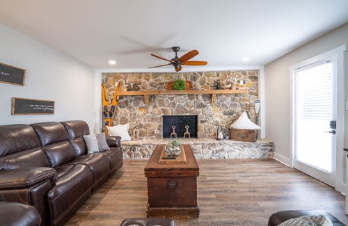Centre Casa | Sunset Paradise on Weiss Lake