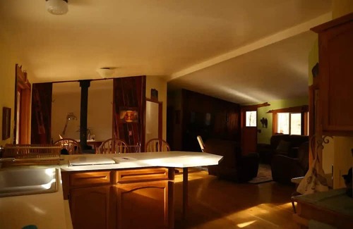 Philomath Casa | Oregon Country Setting close to town. Large covered Decks!