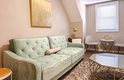 Downtown Springfield Apartamento | Sleepover: Cozy 2BD/1BA - Downtown Springfield