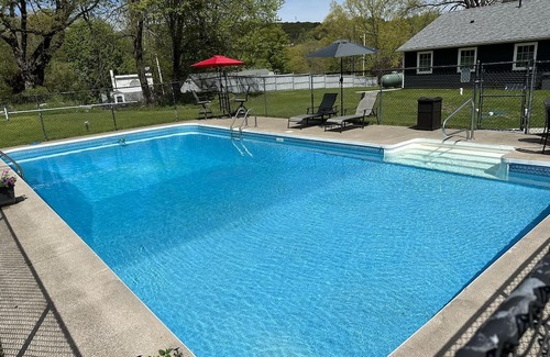 Millrift Cabaña | Romantic Cottage for Two in the Pocono's