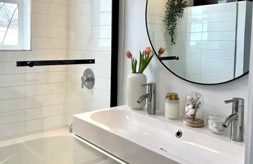 Vanier North Apartamento | 3BR in Ottawa Beachwood Area