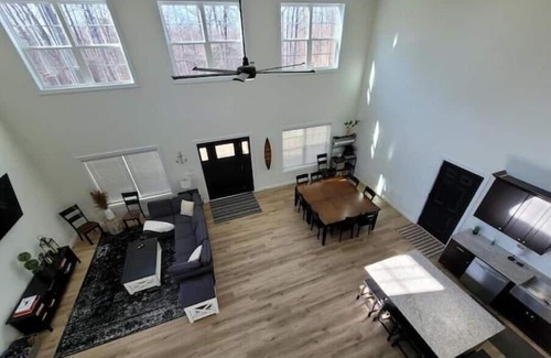 Russell Springs Casa | Lake Cumberland Marina Area