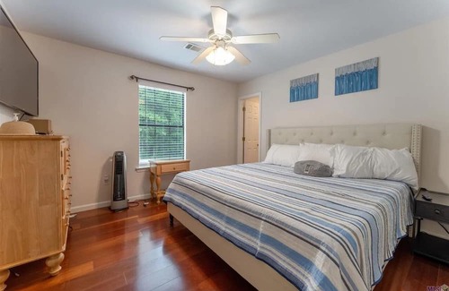 Maurepas Casa | House located on the Bayou-Sleeps 16. Fishing, WiFi, pool, AC, and pool table