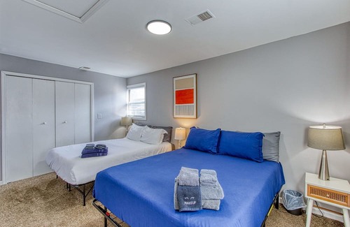 Taylor Apartamento | Discover the epitome of comfort in this 4-bedroom, 3-bathroom haven.